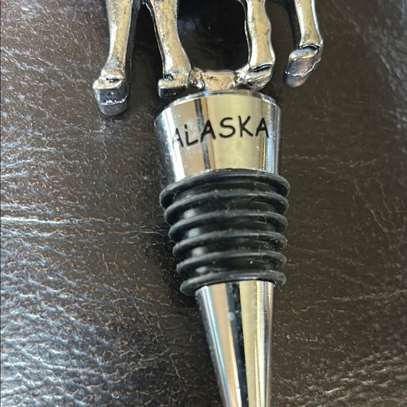 Alaska Moose Wine Stopper - Silver and Gold - Picture 2 of 3